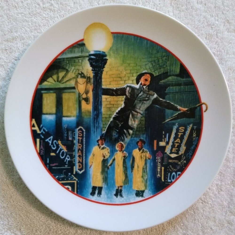Avon Images of Hollywood Singing In The Rain Collectible Plate 1986‎